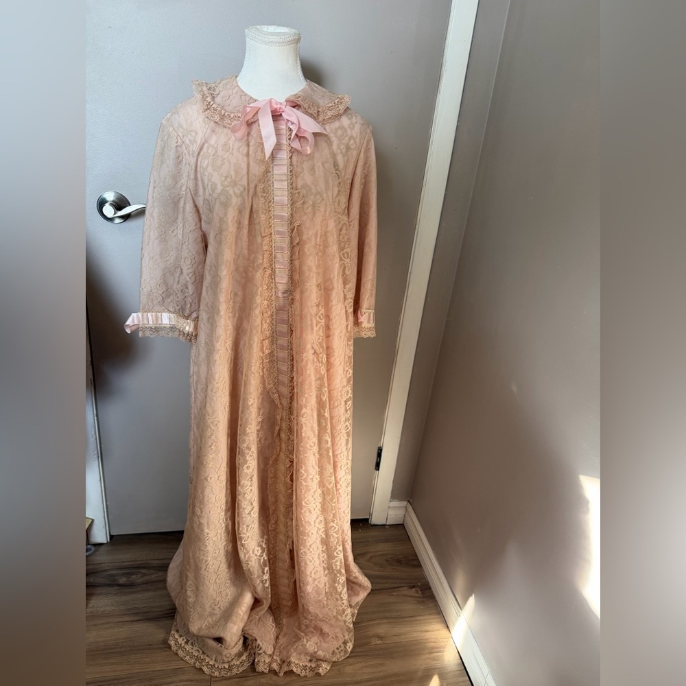 Vtg 50s Odette Barsa Pink Champagne Lace Peignoir Screen Worn by Cloris Leachman
